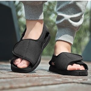 Chanclas De Goma Con Logo Balenciaga de hombre de color Blanco | Lyst