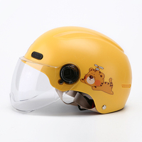 Vente en gros Casque de moto pour enfants quatre saisons Casque pour enfants Casque de protection de sécurité à moteur électrique pour adolescents