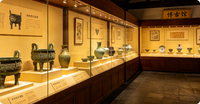 Vitrine de musée en verre pour collections privées, vitrine de luxe pour la présentation d'artefacts rares
