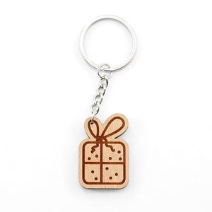 Hot Selling Snowflake Custom Name Christmas Tree Wooden Keychain in Darious Designs