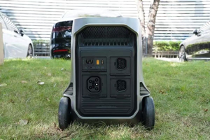 Estación de Energía Portátil DELTA Pro 3 de 4096 Wh y 4000 W, Expandible, con Batería LFP, para Uso en el Hogar y al Aire Libre, Envío Gratuito - Product Image 4