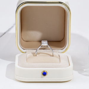 Anillo de Compromiso Messi Jewelry MSR-2111 con Diamante Cultivado en Laboratorio y Esmeralda de 18k - Product Image 6