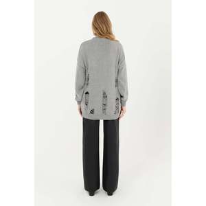 Suéter Túnica Gris Desgastado de Punto para Mujer Soul - Top Moderno Casual de Manga Larga con Efecto Desgastado para Uso Diario, Modelo - Product Image 2
