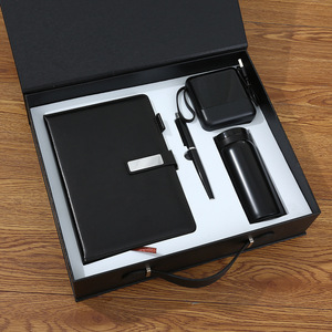 Set de Regalo Empresarial Charging Treasure - Libreta Gruesa con Diseño Simple para Eventos Corporativos - Product Image 2