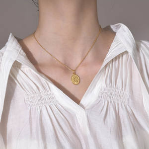 <span class=keywords><strong>Médaille</strong></span> martelée sculptée pour gravure femmes breloques 2024 Pvd acier inoxydable hommes été mode bijoux colliers CZ en gros - Product Image 4