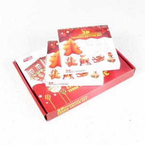 8個サフラン3Dステンレス鋼クリスマスクッキーカッターボックスセット雪だるまクリスマスツリーエルクビスケットモールド付きホリデー用 - Product Image 4