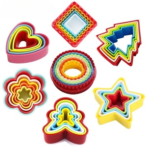 Moldes <span class=keywords><strong>para</strong></span> Fondant, Galletas y Repostería, Moldes <span class=keywords><strong>para</strong></span> Hornear con Forma de Flor, Redondos, Cuadrados, Estrellas y Corazones, Juego de Cortadores de Galletas Navideños de Plástico - Product Image 1