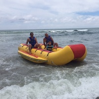 Bateau banane gonflable pour sports nautiques, 5 places, design classique, en bâche PVC portable
