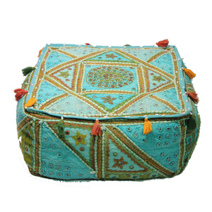 Pouf carré indien décoratif multicolore brodé Vintage fait à la main en Patchwork, nouvelle Collection - Product Image 1