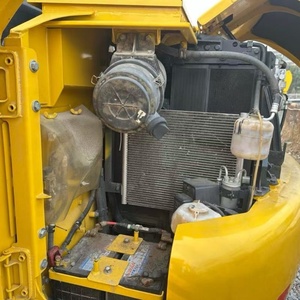 Excavadora de cadenas usada japonesa de 7 toneladas Komatsu PC70, eficiente en consumo de combustible, robusta, para paisajismo, en venta. - Product Image 5