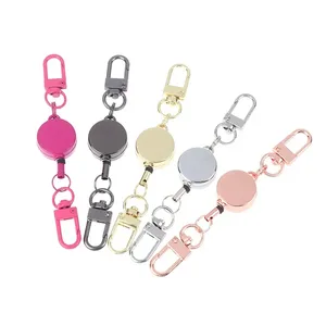 <span class=keywords><strong>Porte</strong></span>-<span class=keywords><strong>badge</strong></span> rétractable promotionnel en alliage réglable <span class=keywords><strong>avec</strong></span> mousqueton, <span class=keywords><strong>cordon</strong></span> de retrait pour carte d'identité sportive et pochette zippée pour événements - Product Image 2