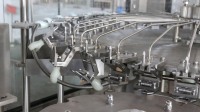 Machine d'embouteillage d'eau alcaline 18000BPH SSYD32-32-32-10 4-en-1 (rinçage, remplissage, bouchage) avec système de double rinçage désinfectant
