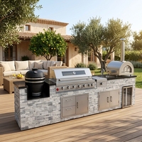 Îlot de cuisine extérieur de 138 pouces avec barbecue à gaz de 43 pouces, four à pizza de 15355 BTU, grill à œufs extérieur pour les fêtes