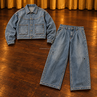 Ensemble veste en jean bleu et jean large pour homme, avec poches plaquées sur le devant et détails usés, OEM ODM