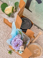 Vente en gros Boîte-cadeau personnalisée pour café et fleurs Porte-papier kraft portable recyclable