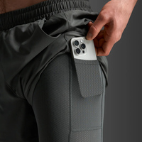 Shorts de course vintage en maille respirante sans doublure, vert néon et noir, entrejambe de 5 pouces, dos en V, idéal pour la gym