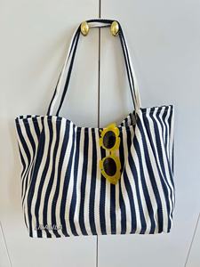 Nouveau Sac Fourre-tout Quotidien en Toile Rayée Grande Capacité pour Femme avec Fermeture Éclair, en Coton PC Économique, Personnalisable avec Logo, Idéal pour la Plage - Product Image 4