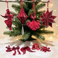 Weinrote Beflockte Kunststoff-Flügelglocken-Anhänger Weihnachtsbaumschmuck & Dekorationen