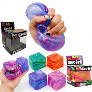 Needoh Cube sensoriel anti-stress doux et moelleux, rempli de gel, boule extensible, boîte surprise Soft Ice à rebond lent - Product Image 1