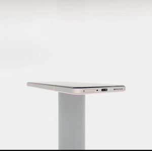 Teléfono Inteligente Civi 4 Pro Slim Premium con Pantalla AMOLED Curva de 120Hz Ultra HD, Cámaras Duales para Selfies, Carga Hiper Rápida de 120W y Batería de Gran Capacidad - Product Image 4