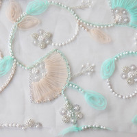 Biyuan Textile Personnalisé Tissé 100% Polyester Rose Clair & Vert Mer Motifs Floraux Paillettes Perle Broderie Tissu Pour Vêtement