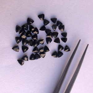 Piedra Preciosa Suelta de Ónice Negro Natural de 6 mm, Corte Trillón Facetado, para Fabricación de Joyas, Collar, Anillo, Pendiente, en Línea - Product Image 2