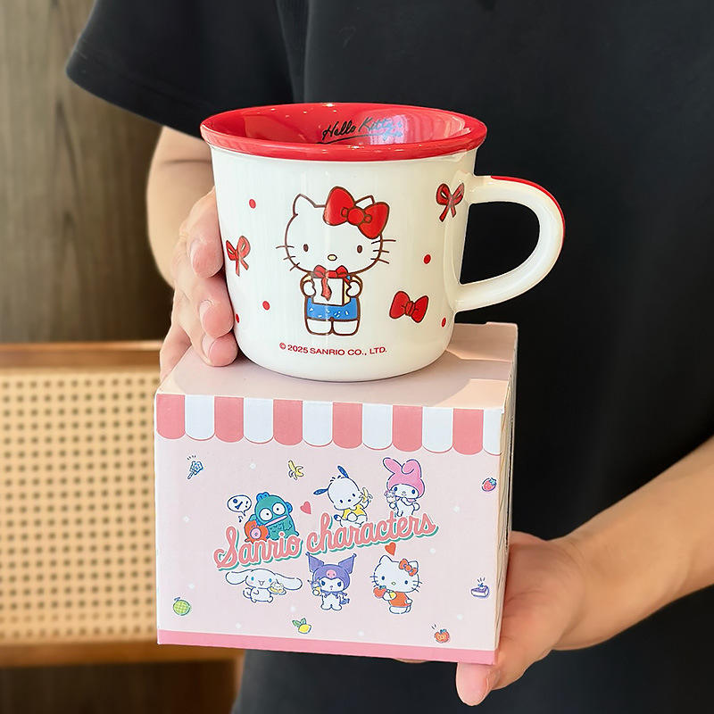 เฮลโลคิตตี้สีแดง