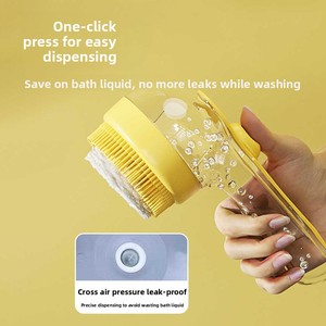 <span class=keywords><strong>Spazzola</strong></span> Massaggiante <span class=keywords><strong>per</strong></span> Bagno <span class=keywords><strong>Cani</strong></span> in ABS con Spruzzatore e Dispenser Liquido Integrato <span class=keywords><strong>per</strong></span> la Pulizia e la Cura degli Animali Domestici - Product Image 4