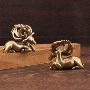 Figura de Ciervo Reclinado de Latón Sólido, Escultura de Animal de Metal, Decoración de Mesa para el Hogar, Adorno de Escritorio - Product Image 2