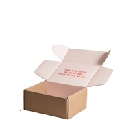 Boîte d'expédition en carton ondulé réutilisable de luxe avec intérieur vert menthe pour l'expédition de produits de soin haut de gamme et l'emballage cadeau personnalisé