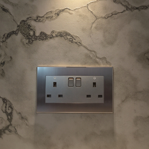 MGA alta standard di qualità alta SafetyTwin UK presa commutata con indicatore adatto sia per ambienti domestici che industriali - Product Image 4