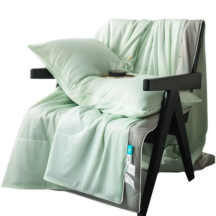 Luxurious Lightweight Summer Comforter Queen Size Super Soft Cool Summer Comforter/Duvet Insert Skin-friendly