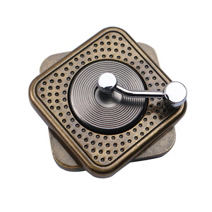 Venta caliente Alivio del estrés Metal Juguete portátil Fidget Spinner Push Brand Juguete de tres capas - Product Image 3