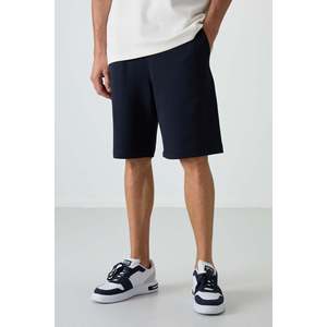 Conjunto de Pantalones Cortos de Algodón para Hombre Air Jones, Corte Holgado, Textura Suave y Gruesa, Dos Piezas en Color Crudo y Azul Marino - Product Image 5