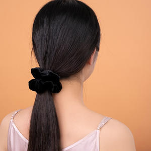 ยางรัดผมผ้าไหม 4 ซม. ผ้าไหมกำมะหยี่ สีพื้น ยางรัดผมกำมะหยี่ ที่รัดผมกำมะหยี่ ทนทาน ขนาดสั่งทำได้ พร้อมป้ายโลโก้ - Product Image 1