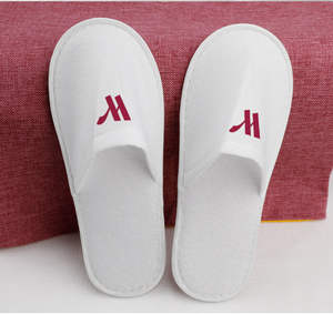 Chaussons jetables imprimés pour hôtel, en tissu non tissé épaissi, antidérapants, séchage rapide, avec logo personnalisé, été/hiver, pour la maison - Product Image 3