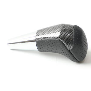 Pommeau de levier de vitesse en cuir perforé pour Toyota Highlander, accessoire d'intérieur de voiture au design ergonomique - Product Image 2