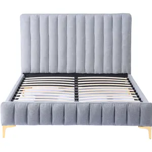 豪华卧室家具大床框架意大利花式天鹅绒软垫床套装，配有现代双人床