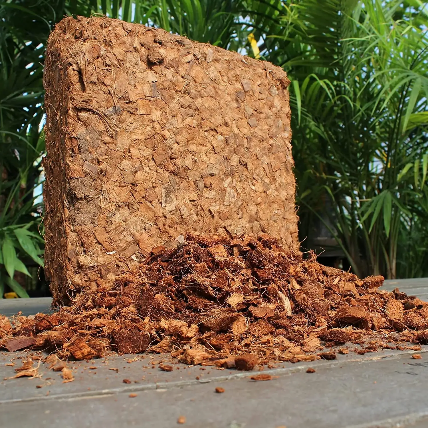 Coco Fiber Brick Block Bedding Substrate Coconut Husk Chip Coco Coir For Snake Reptile