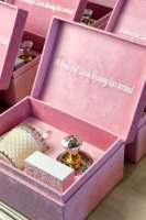 Boîte cadeau personnalisée en velours rose avec logo et insert intérieur, boîtes d'emballage pour coffret cadeau de parfum, mariage, fête, célébration