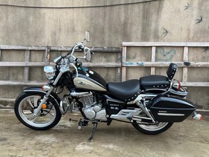 Motocicleta Clásica Retro Suzuki1 Gz150 de KZG Wholesale - Motor Monocilíndrico de 150cc, Estilo Atemporal y Ahorro de Combustible CN/JIA - Product Image 1