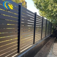 Portail coulissant à lamelles haut de gamme, portail pliant pour cour avant, portail en aluminium pour allée, design de clôtures et de portails pour maisons