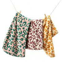Serviette à cheveux en microfibre motif léopard, super absorbante, séchage mains libres, réduit les frisottis, la casse et les dommages thermiques, ajustement sécurisé pour enfant et adulte
