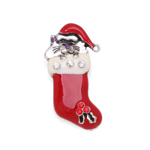 Nouveau design <span class=keywords><strong>de</strong></span> broche <span class=keywords><strong>de</strong></span> Noël bijoux en alliage <span class=keywords><strong>de</strong></span> métal bonhomme <span class=keywords><strong>de</strong></span> neige cloche flocon <span class=keywords><strong>de</strong></span> neige broche d'arbre <span class=keywords><strong>de</strong></span> Noël en gros - Product Image 6