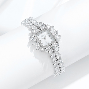 Montre-bracelet de luxe pour femme, entièrement sertie de cristaux, bracelet diamanté, cadran en verre, bracelet en alliage avec boucle, cadeau tendance pour femme - Product Image 2