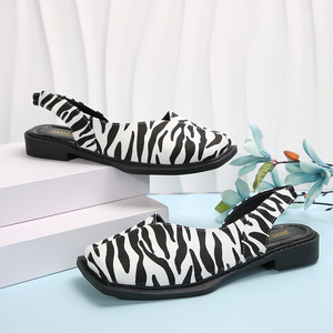 Damen Herbst Retro Flache Sandalen Lackleder Mary Jane Schuhe Übergrößen Quadratische Zehenpartie Slip-On PU Riemenlose Schuhe Party - Product Image 4