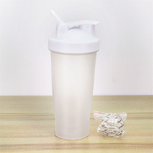 Botella mezcladora de proteínas de 600 ml con asa y escala de medición para ejercicios de fitness, vaso de plástico reutilizable, color negro - Product Image 2