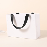 Sacs de courses en papier écologiques avec ruban, fond sans pli, résistants (15 kg), impression offset, logo personnalisé, recyclables en vrac