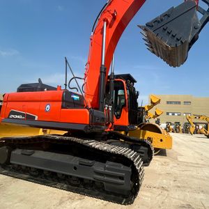 Pompe à béton télécommandée Doosan DX300 d'occasion avec cabine, moteur principal, entraînement final, excavatrice sur chenilles, puissance de creusement élevée - Product Image 4