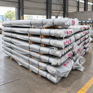 Barre en aluminium série 6063, 3,5 pouces, 5800 mm, finition usinée, forme ronde, alliage de qualité primaire série 6000, service de découpe disponible - Product Image 1
